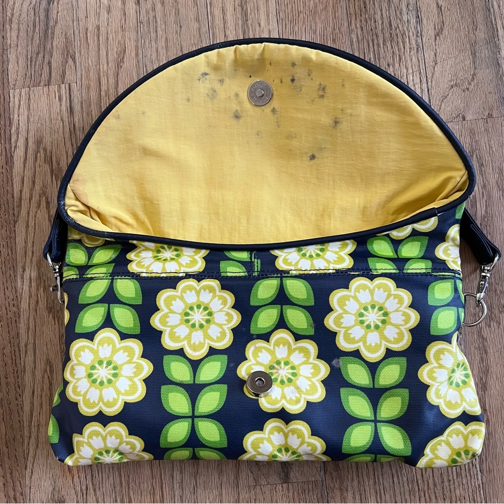 Petunia Pickle Bottom Black and Green‎ Floral Clutch changing pads - Picture 3 of 12